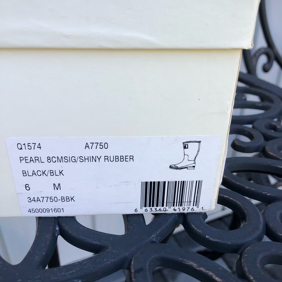 Michael Kors rain boots!! - Picture 3 of 16